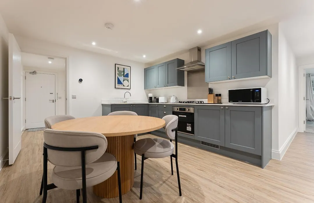 Beach Vibes Garden Apartment Close To Town Centre & Beach-1